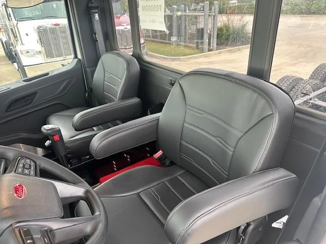 2026 Peterbilt 548 - image 32