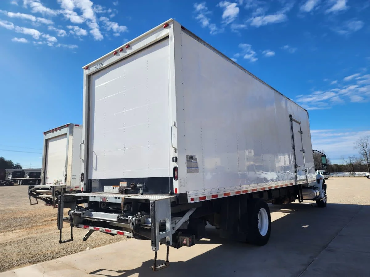 2020 International MV - image 4