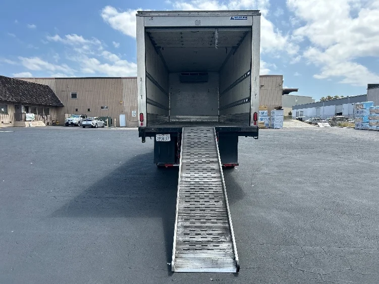 2020 Freightliner eM2 in Torrance, CA — photo 9