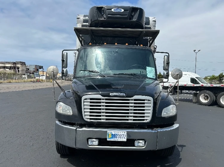 2020 Freightliner eM2 in Torrance, CA — photo 2