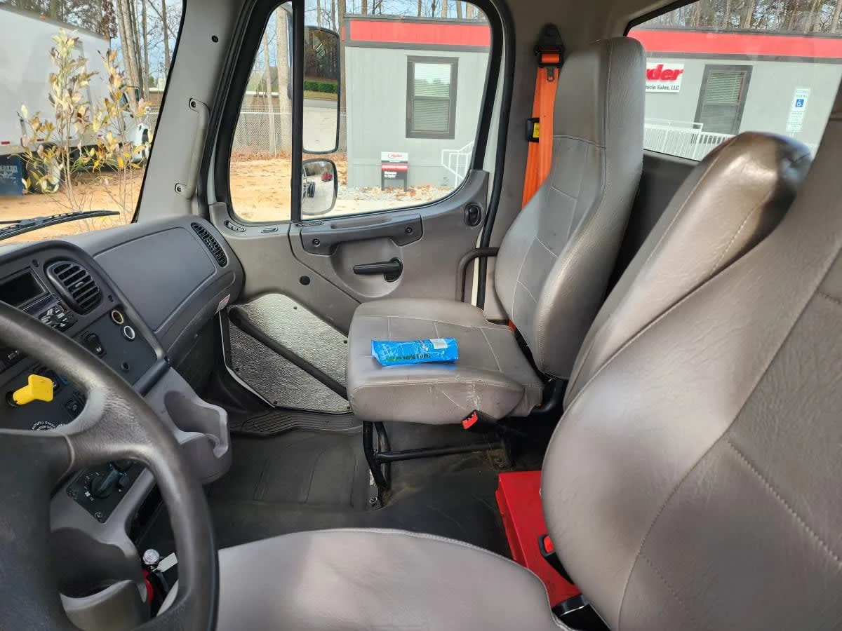 2019 Freightliner M2 106 - image 7