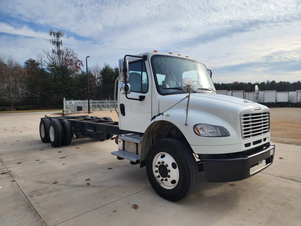 2019 Freightliner M2 106 in Greensboro, NC — photo 3