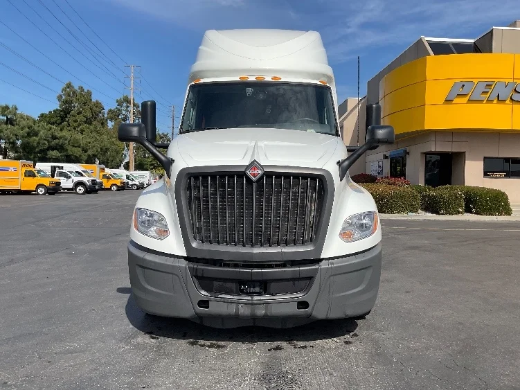 2023 International LT in Fontana, CA — photo 2