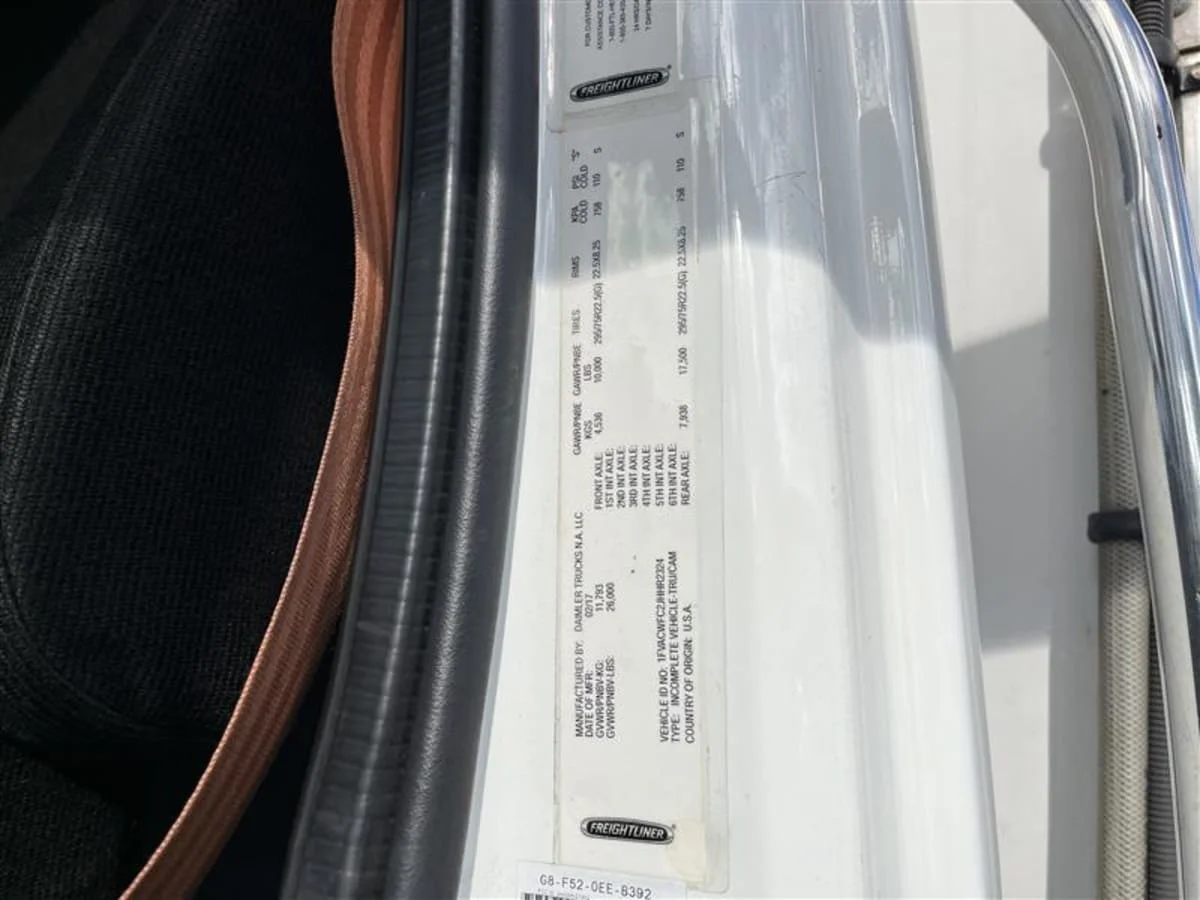 2018 Freightliner M2 106 - image 11