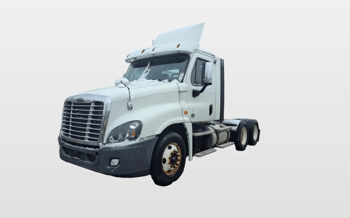 2018 Freightliner Cascadia - image 1