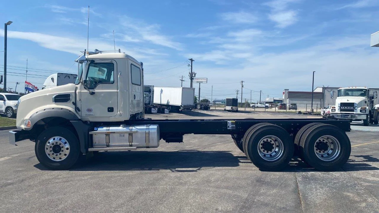 2026 Mack Granite in Austin, TX — photo 2