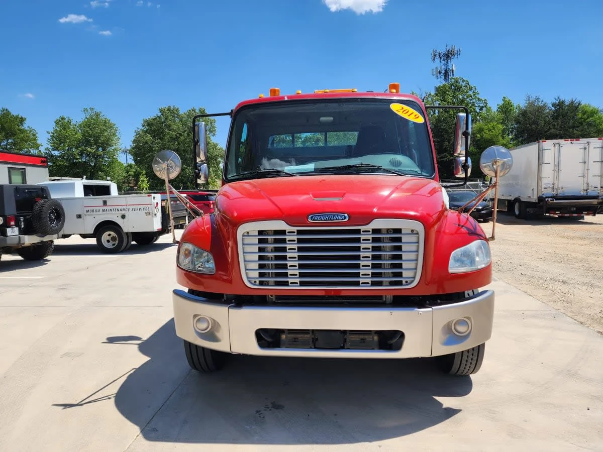 2019 Freightliner M2 106 in Greensboro, NC — photo 2
