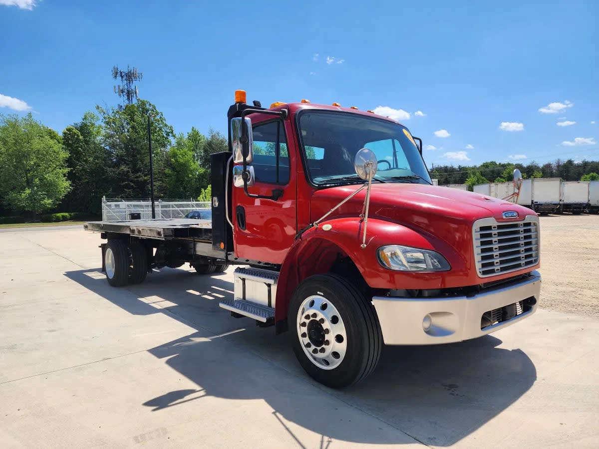 2019 Freightliner M2 106 in Greensboro, NC — photo 3