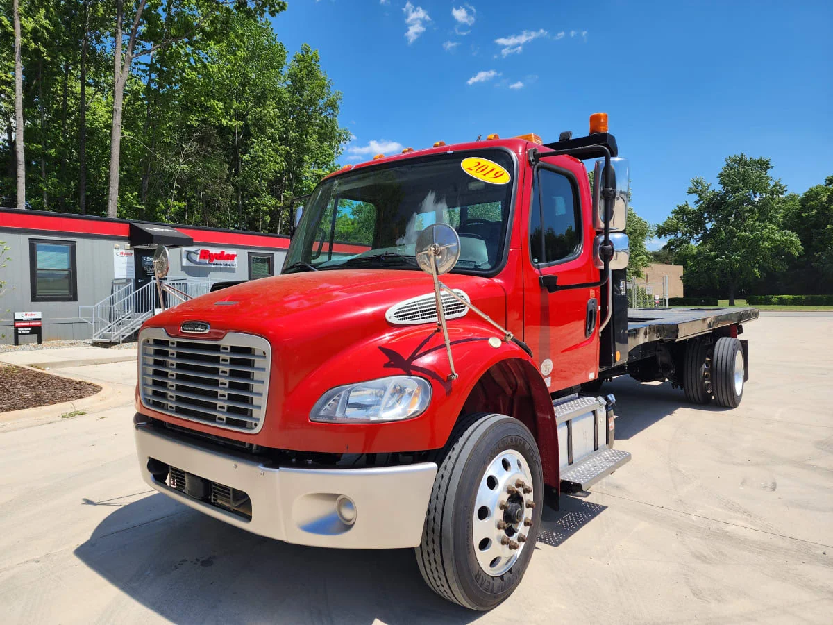 2019 Freightliner M2 106