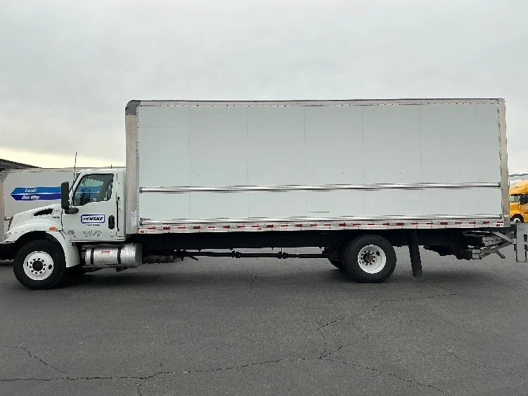 2022 International MV - image 4