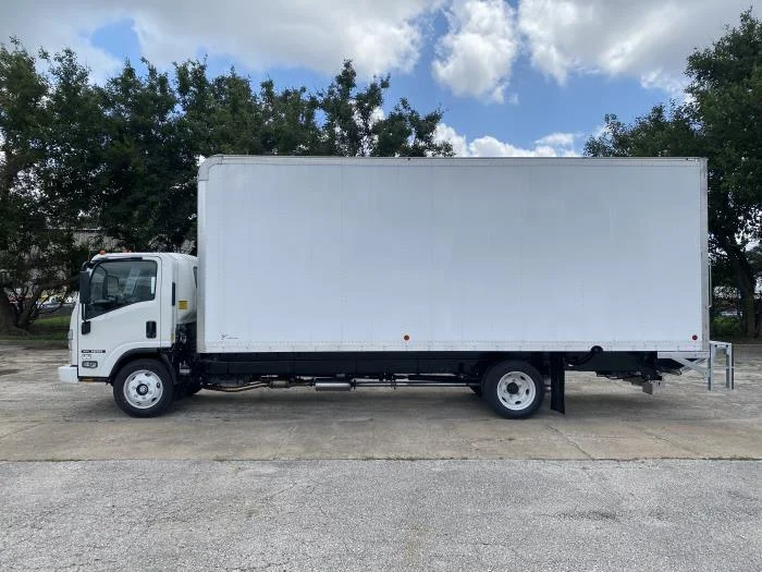 2026 Isuzu NRR — photo 5