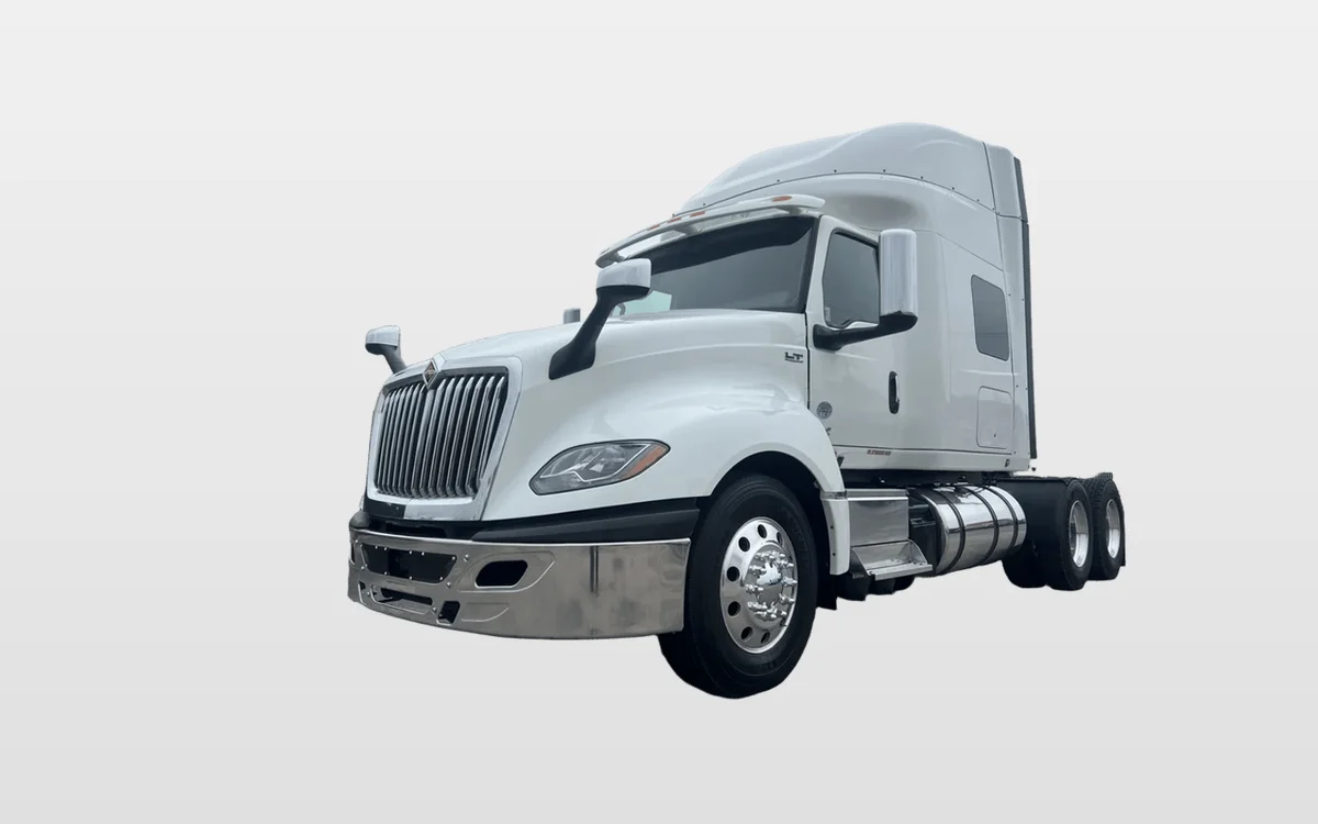 2021 International LT - image 1