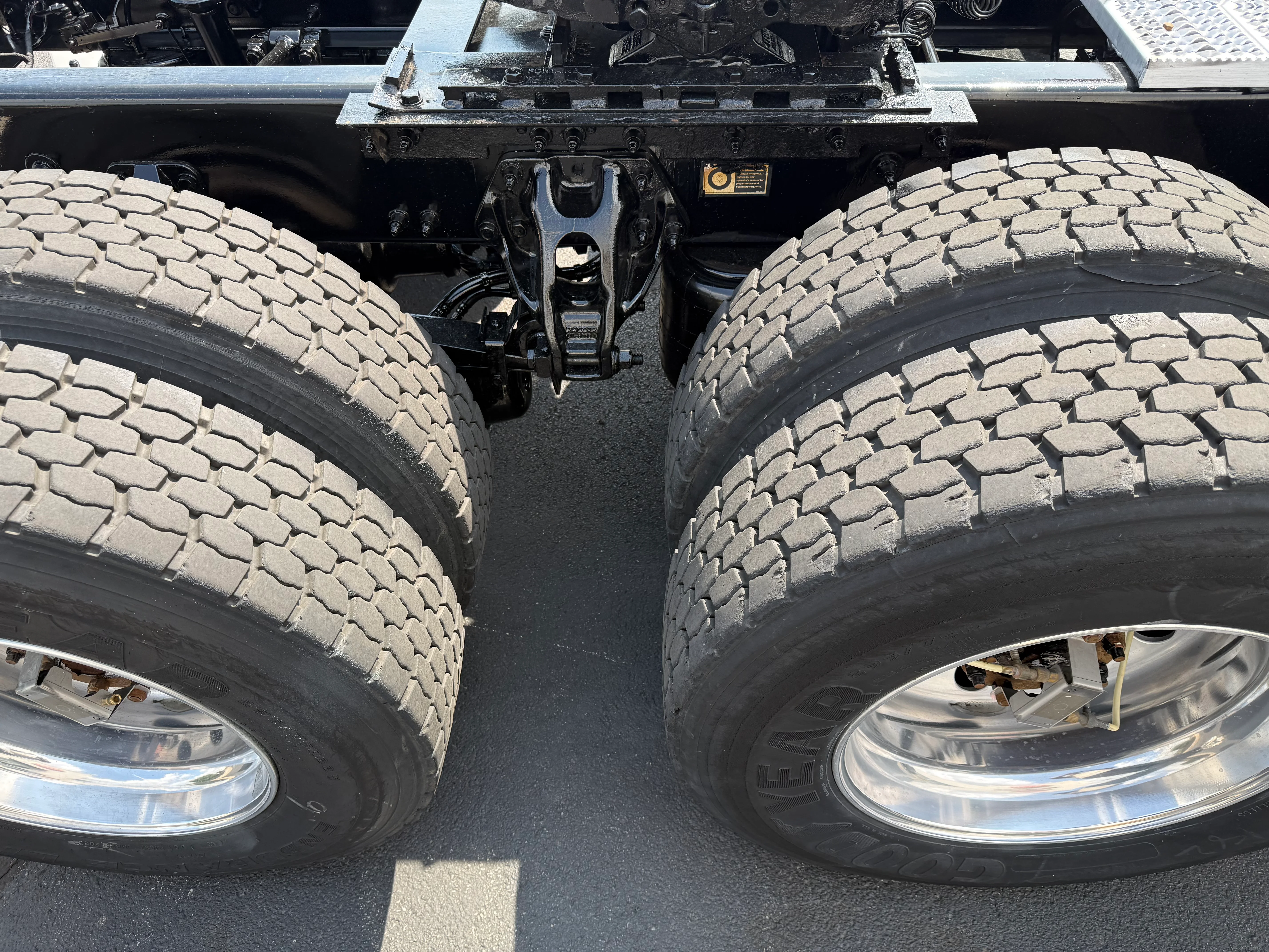 2021 Peterbilt 579 in Cincinnati, OH — photo 12