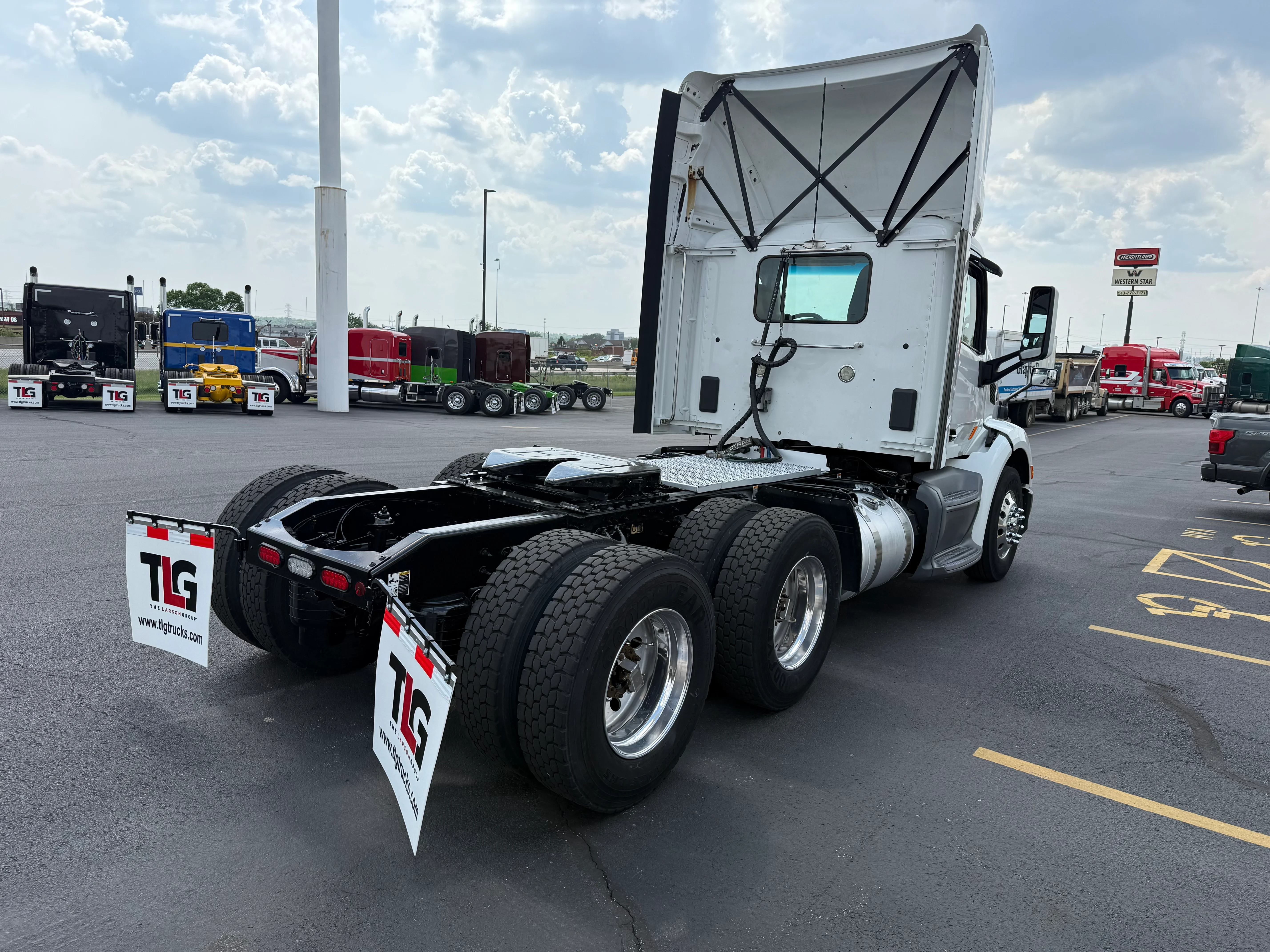 2021 Peterbilt 579 in Cincinnati, OH — photo 5