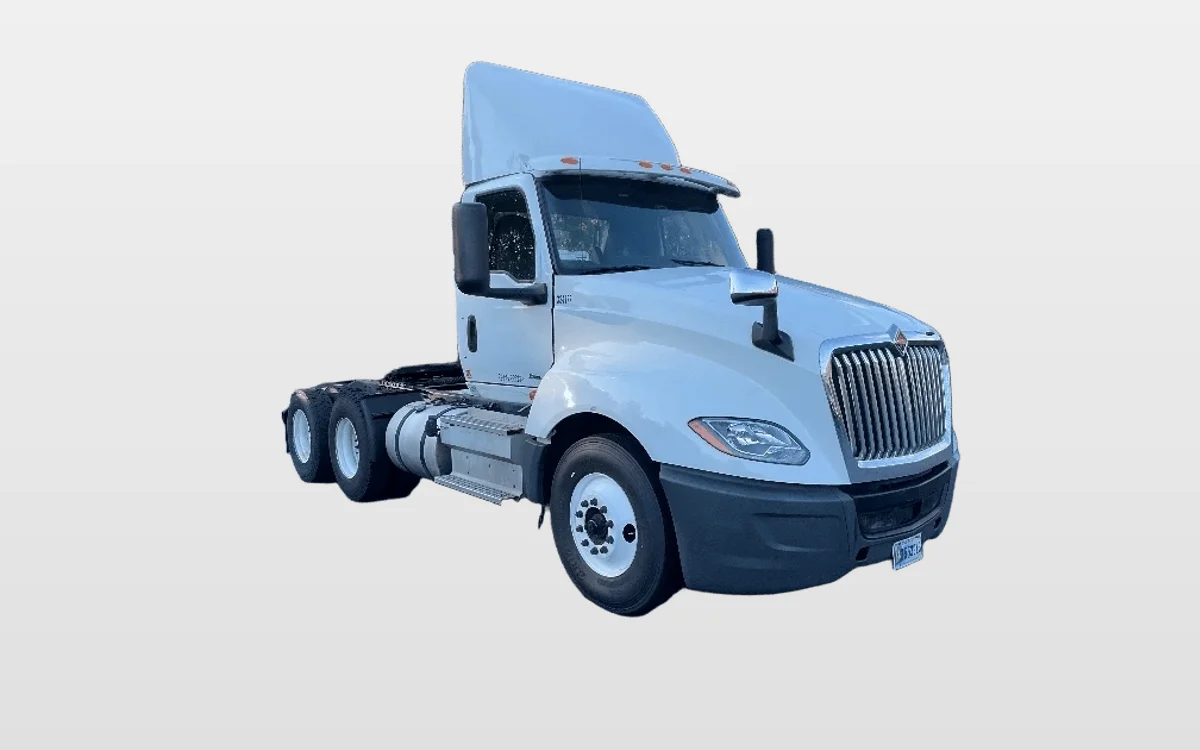 2019 International LT - image 1