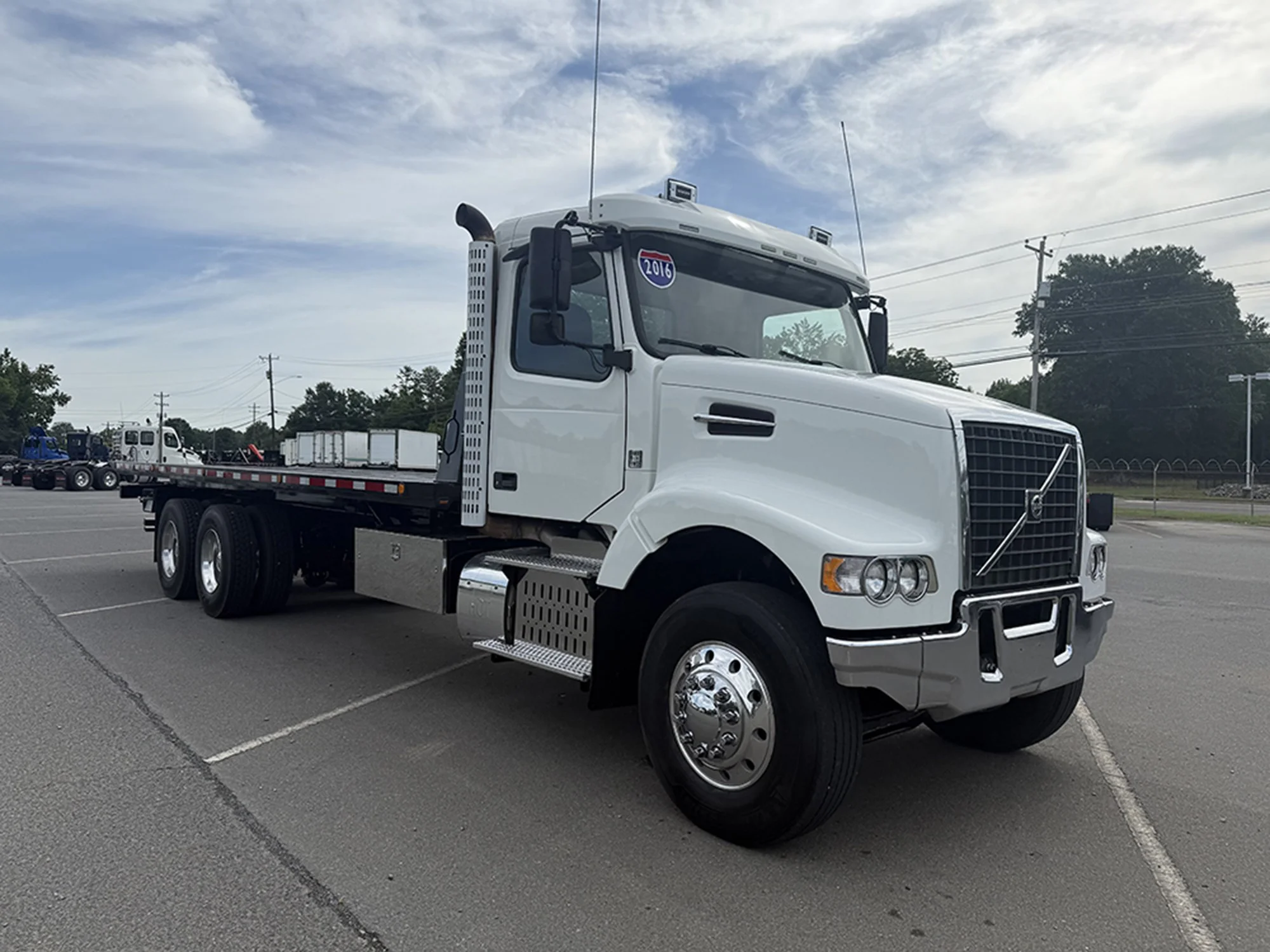 2016 Volvo VHD 300 — photo 2