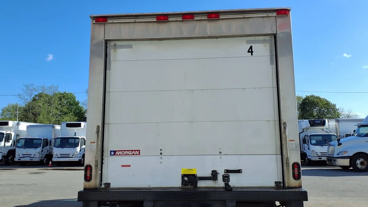 2019 Isuzu NRR in Salisbury, MA — photo 5