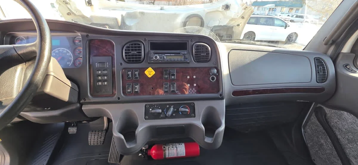 2017 Freightliner M2 106 - image 11