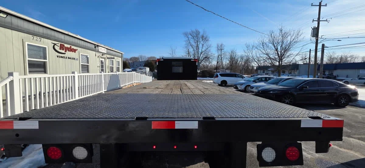 2017 Freightliner M2 106 - image 8