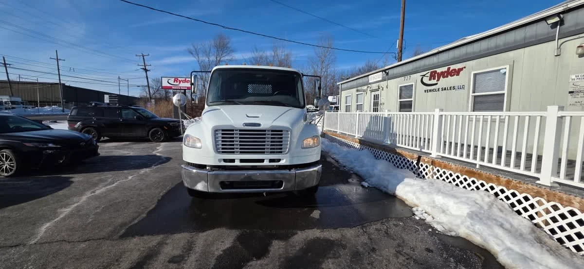 2017 Freightliner M2 106 in Bensalem, PA — photo 2