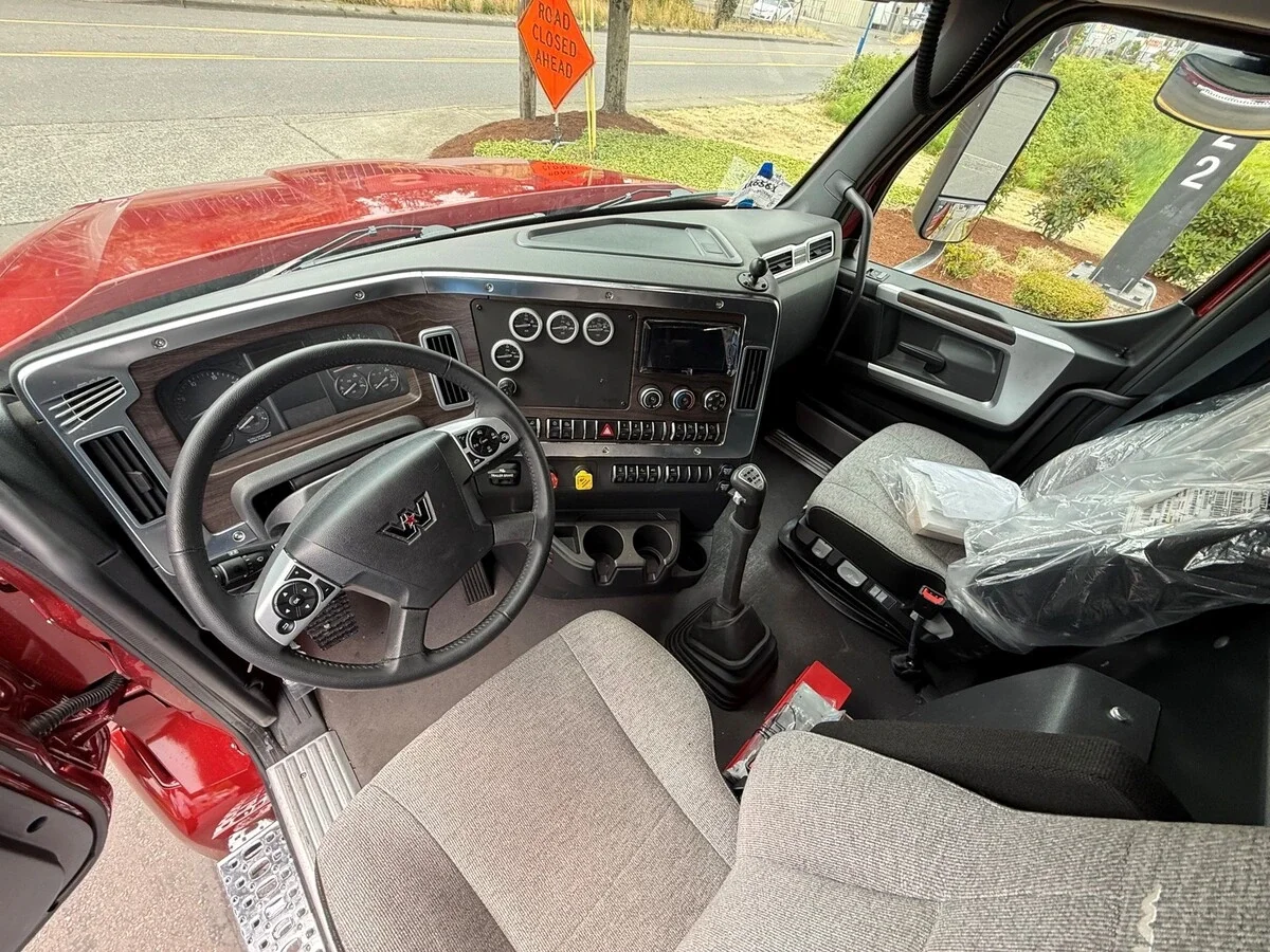 2027 Western Star 49X — photo 9