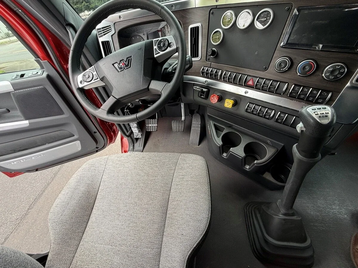 2027 Western Star 49X — photo 11