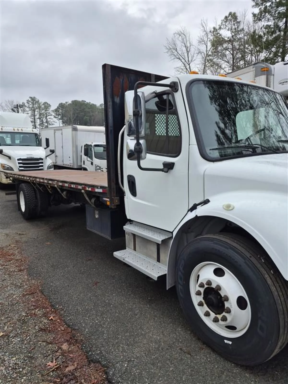 2017 Freightliner M2 106 in Ashland, VA — photo 3