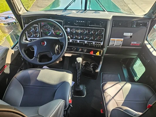 2027 Kenworth W900 in Durham, NC — photo 3