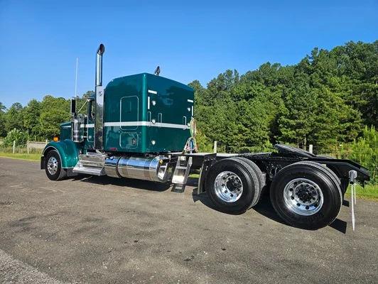 2027 Kenworth W900 in Durham, NC — photo 13