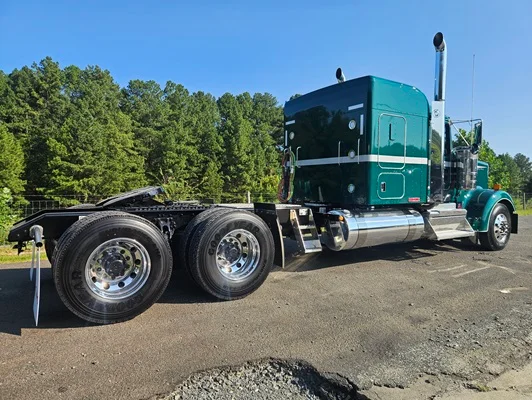 2027 Kenworth W900 in Durham, NC — photo 5