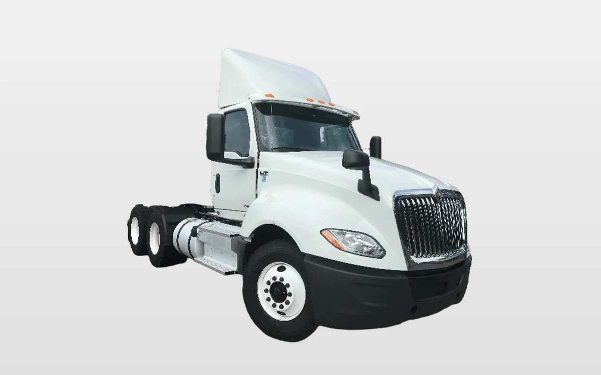 2019 International LT - image 1