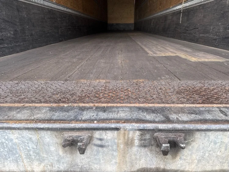 2013 Hyundai Translead - image 7