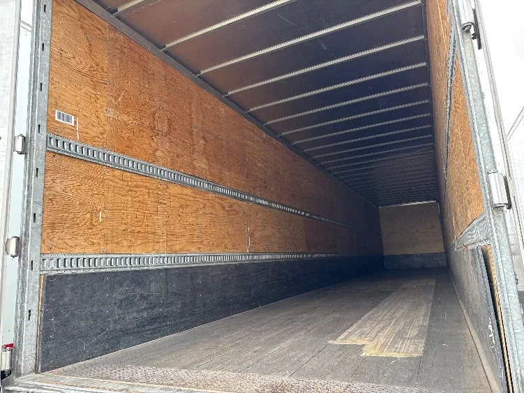 2013 Hyundai Translead - image 8