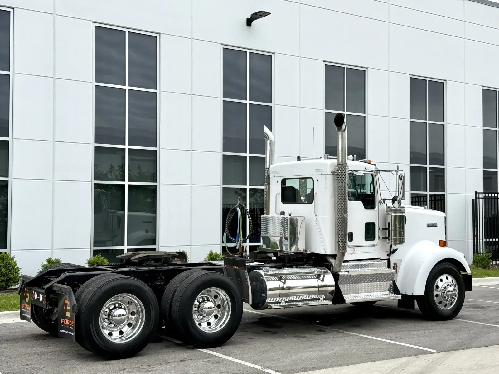 2015 Kenworth W900 in New Lenox, IL — photo 5