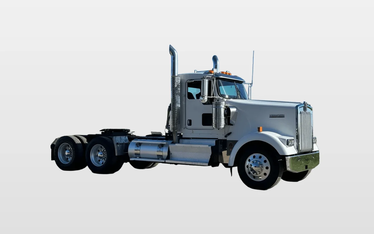2015 Kenworth W900 - image 1