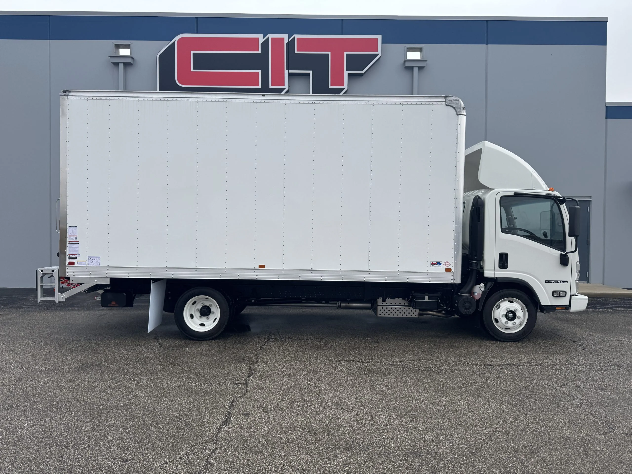 2026 Isuzu NPR - image 4