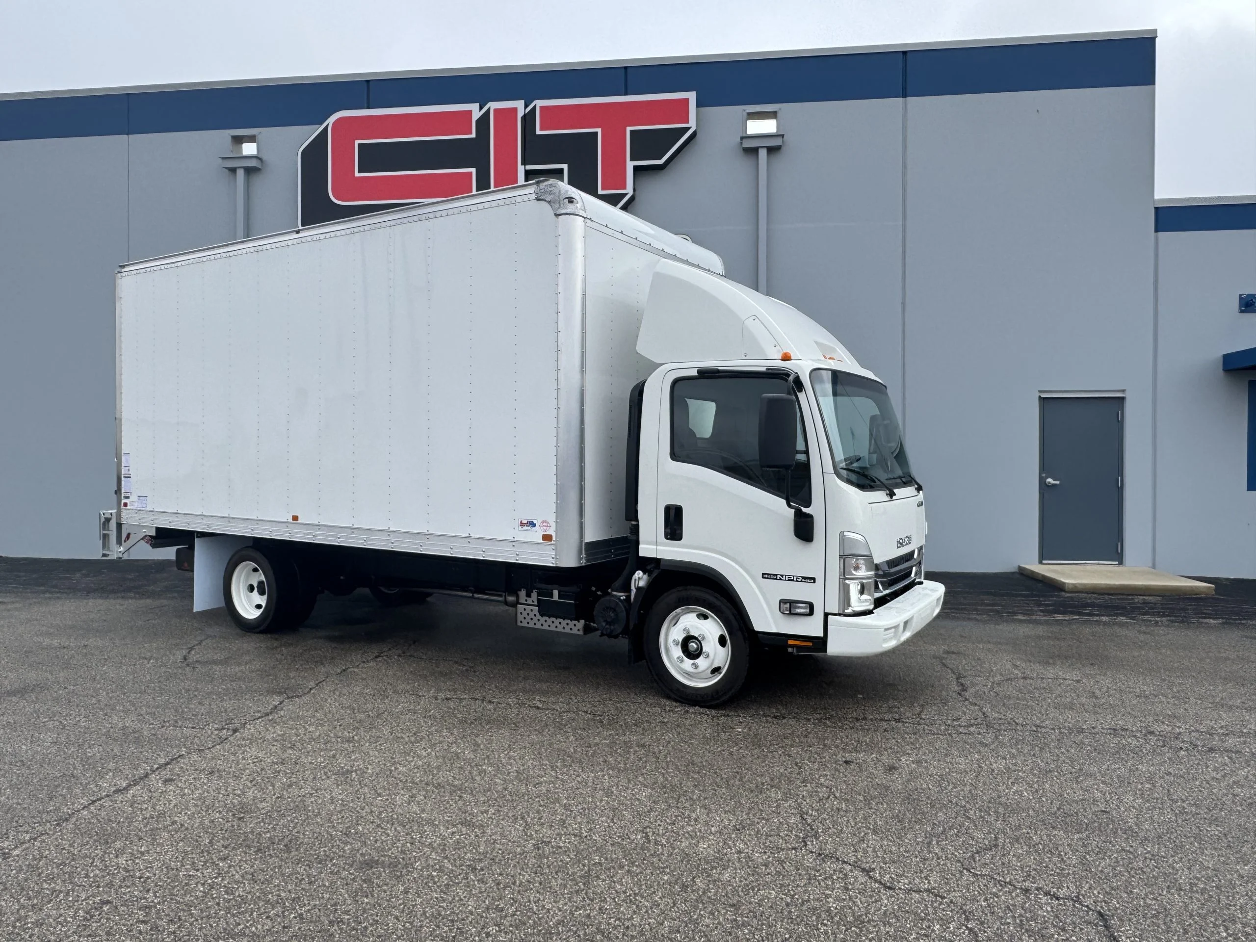 2026 Isuzu NPR - image 3