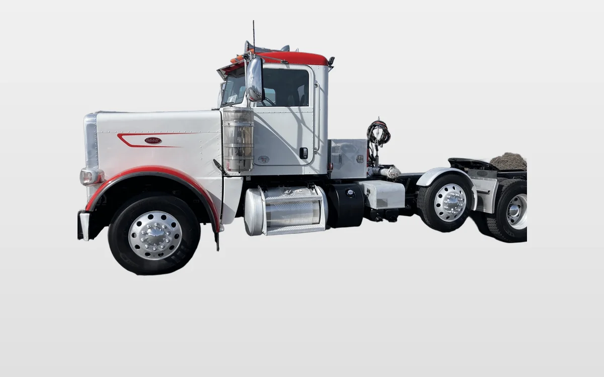 2023 Peterbilt - image 1
