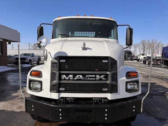 2025 Mack - image 2