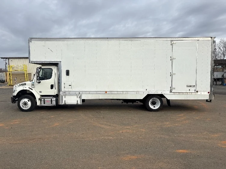 2021 Freightliner M2 106 - image 4