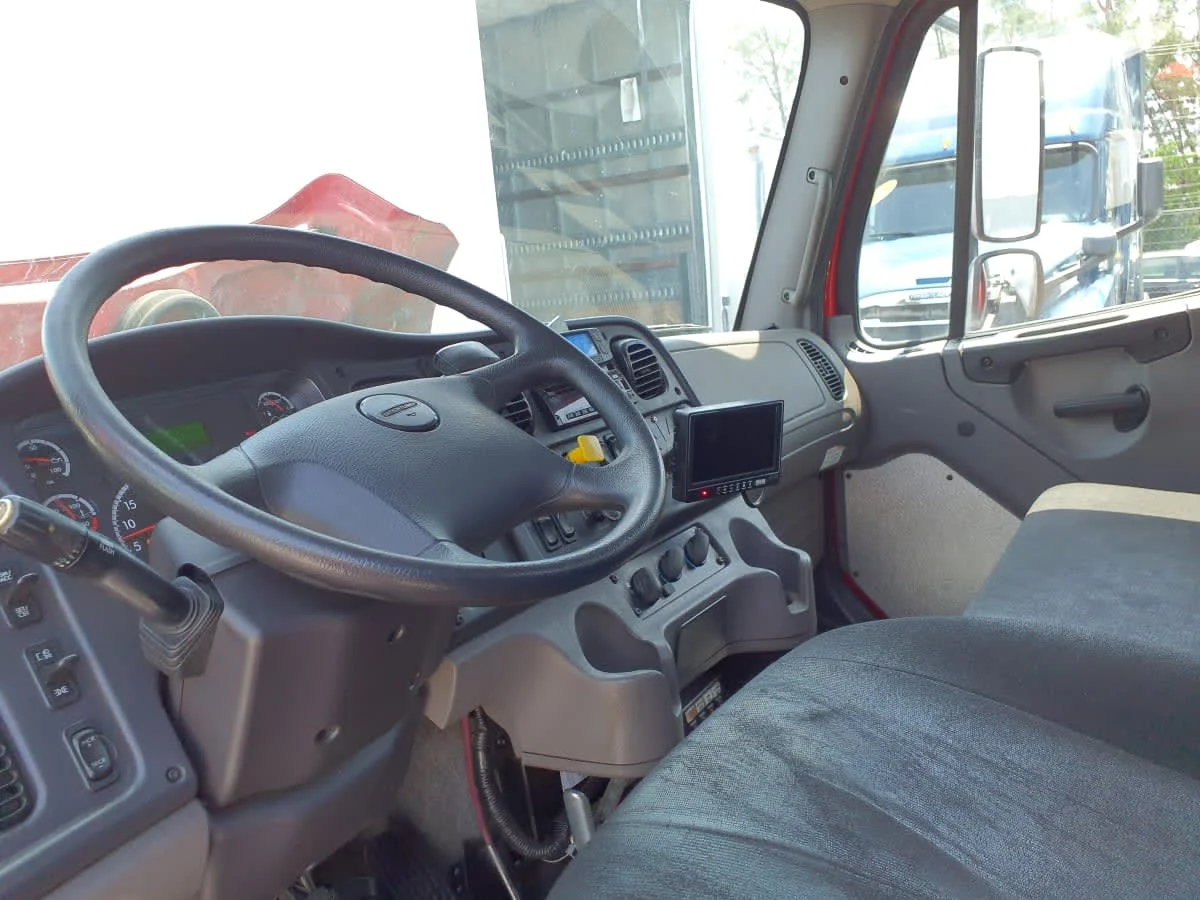 2019 Freightliner M2 106 - image 7