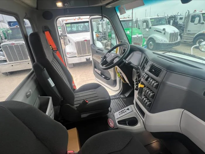2025 Peterbilt 567 in Houston, TX — photo 10
