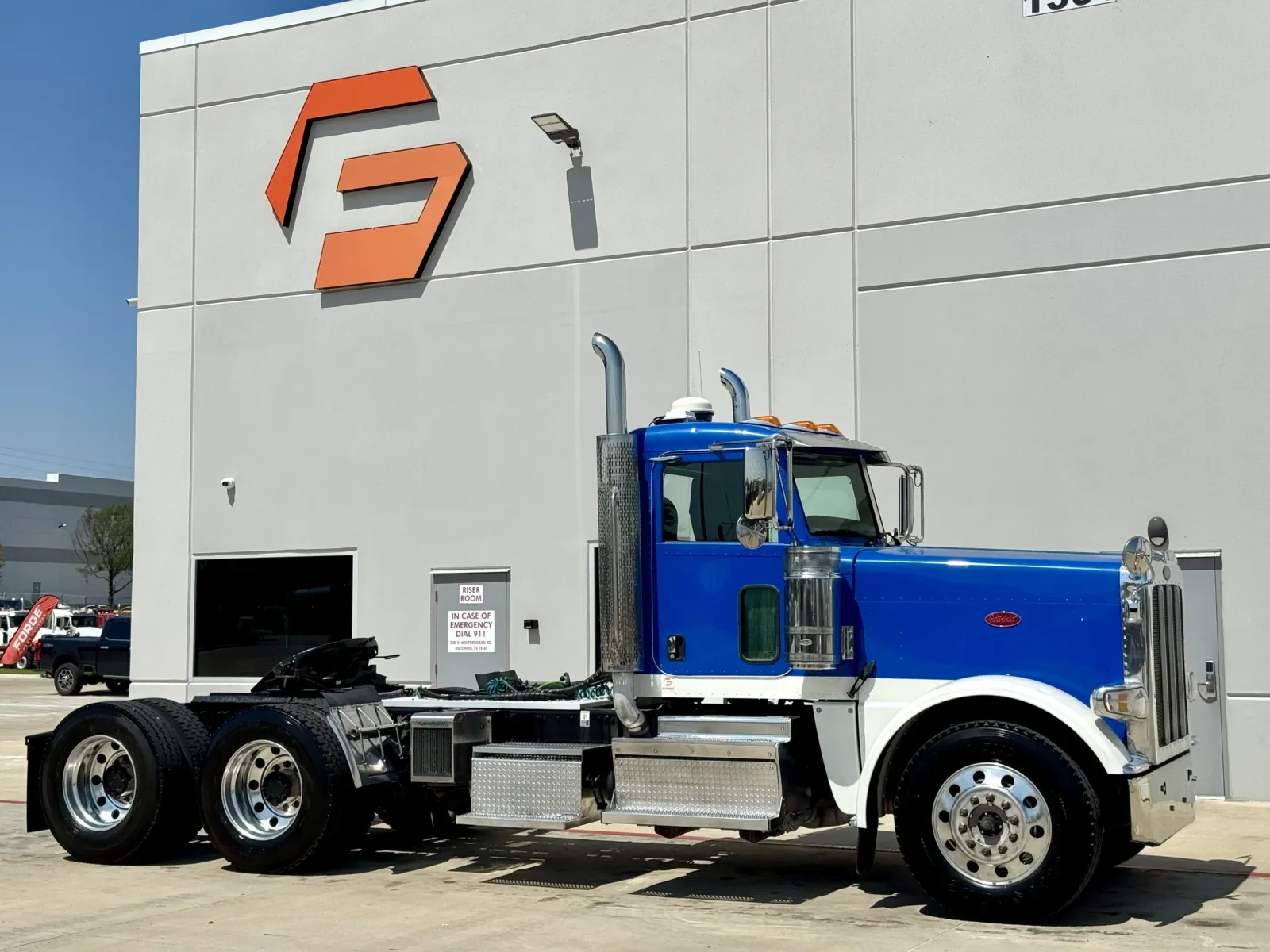 2018 Peterbilt 389 in Hutchins, TX