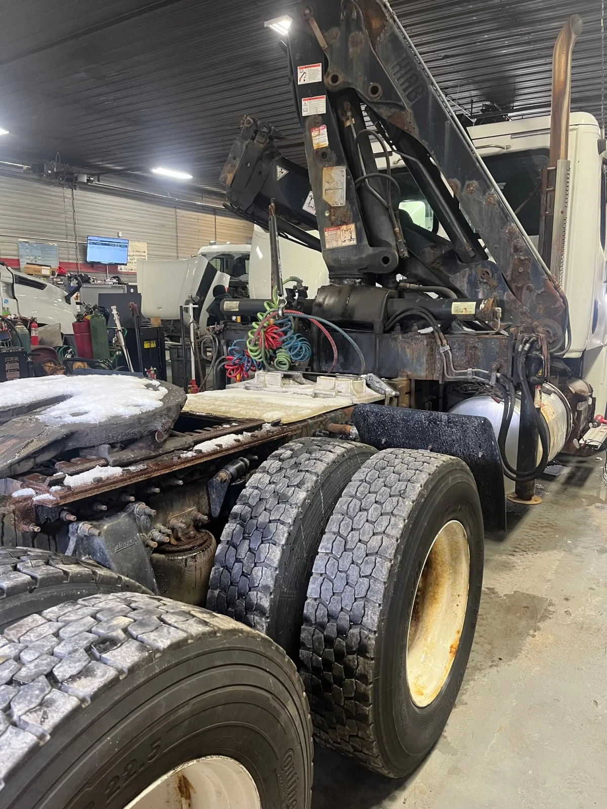 2016 Freightliner Cascadia - image 5