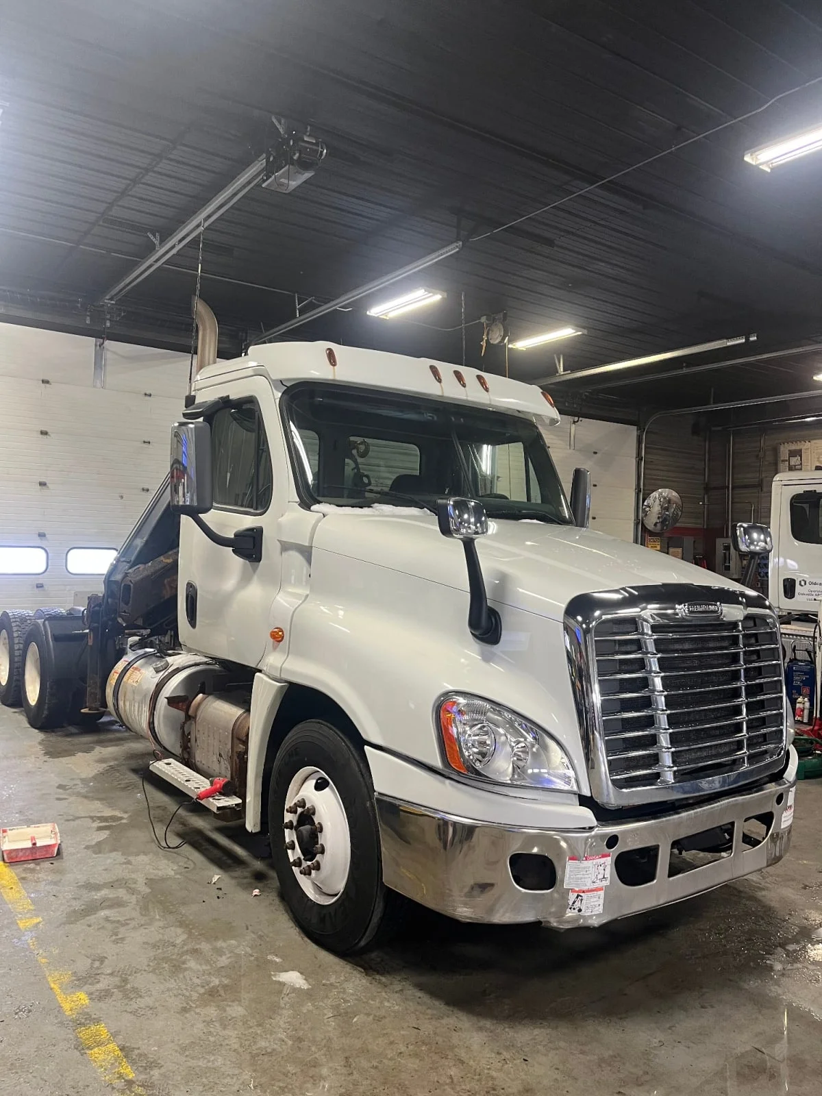 2016 Freightliner Cascadia in Pittsburgh, PA — photo 10