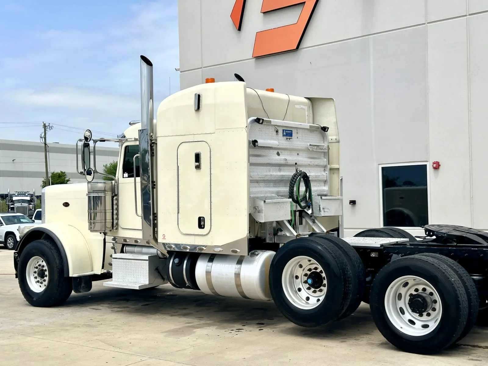 2019 Peterbilt 389 in Hutchins, TX — photo 8