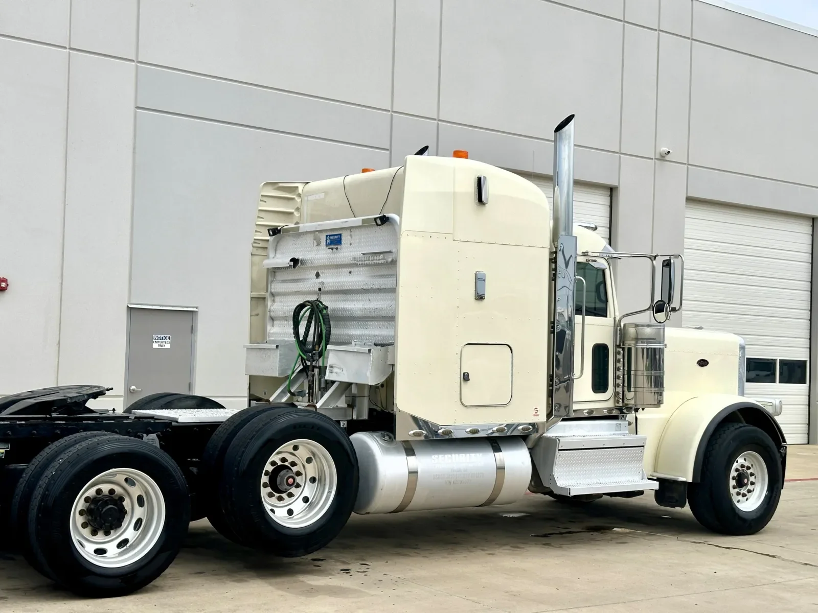 2019 Peterbilt 389 in Hutchins, TX — photo 7
