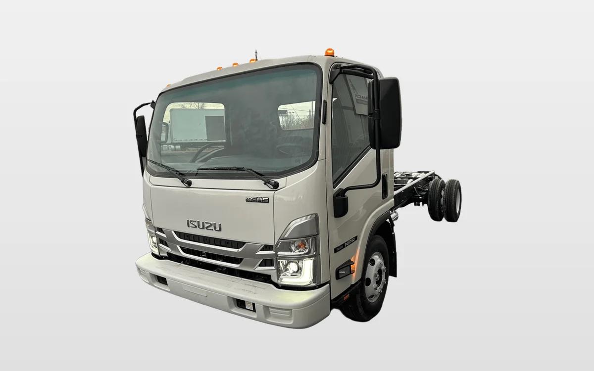 2024 Isuzu NPR - image 1