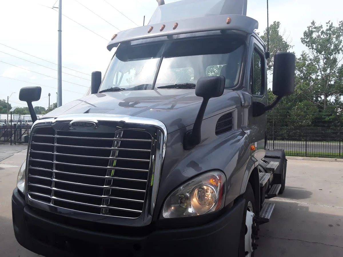 2019 Freightliner Cascadia in Kansas City, MO