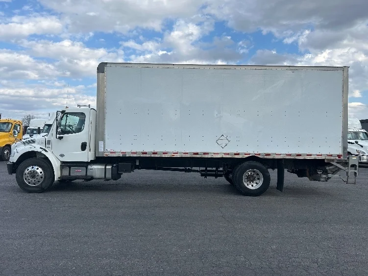 2020 Freightliner M2 106 in Duncansville, PA — photo 4
